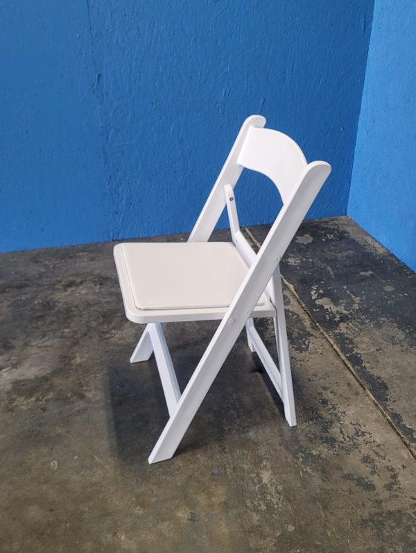Side View Picture of Resin Chair